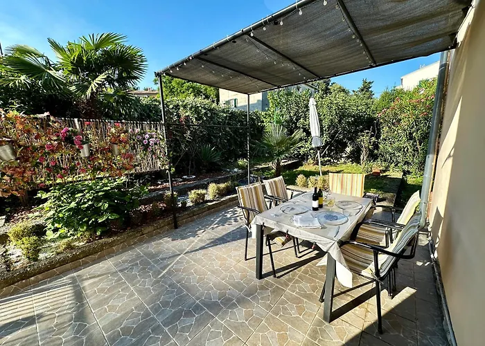 Cute Apartment In Rijeka Near Beach With Parking