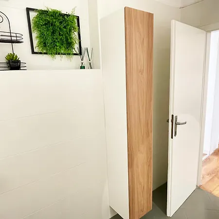 Cute Apartment In Rijeka Near Beach With Parking Exterior photo