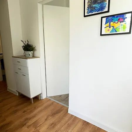 Cute Apartment In Rijeka Near Beach With Parking Exterior photo