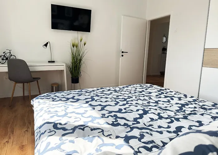Cute Apartment In Rijeka Near Beach With Parking